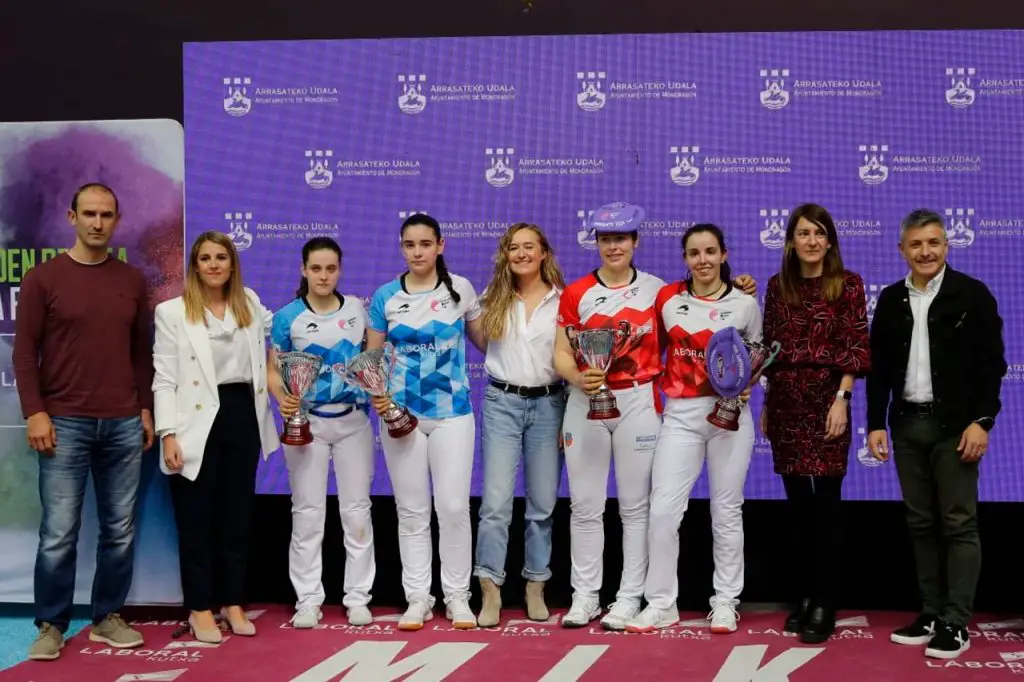 Olatz Arrizabalga e Itsaso Erasun, campeonas moradas en Arrasate