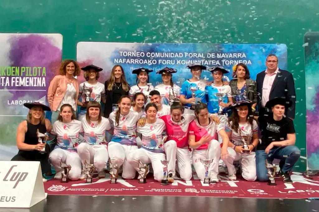 El Labrit se queda pequeño para la disputa de las finales del IV Torneo Comunidad Foral de Navarra de mano