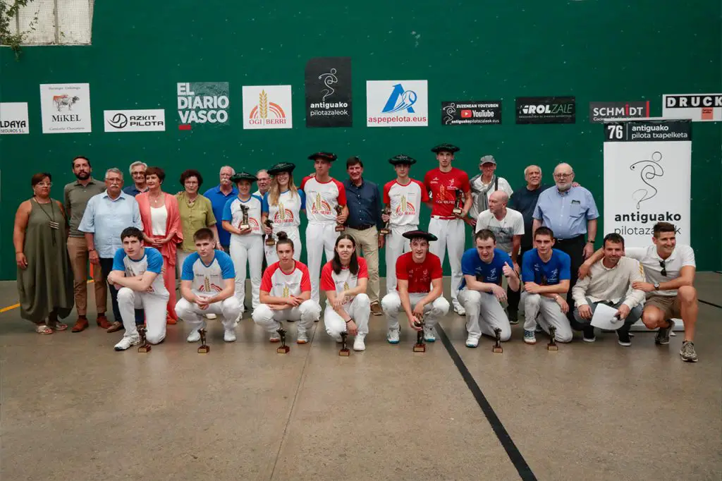 Lleno absoluto y finales de alto voltaje en el Antiguo