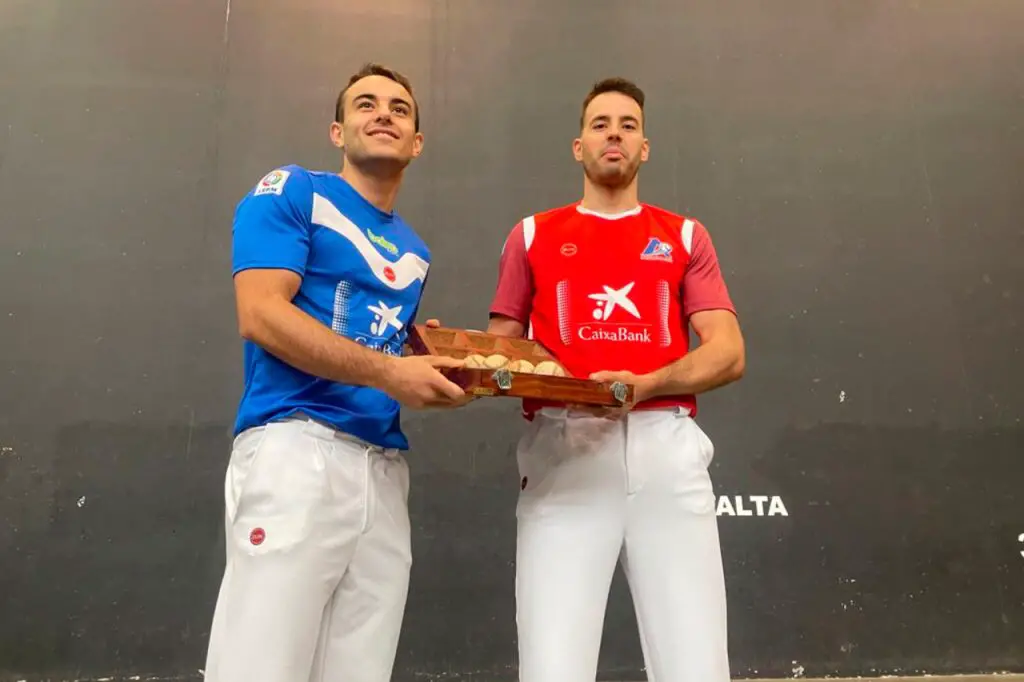 Darío y Larrazabal busan el segundo punto en Labastida